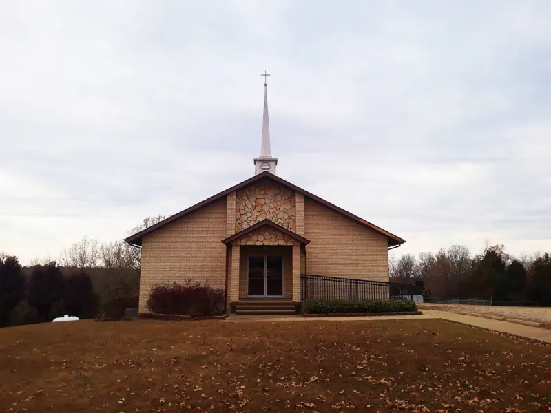 Briarwood Baptist Church building with its white steeple